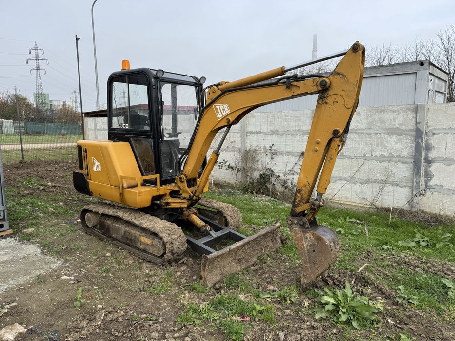 Miniexcavator 3T de inchiriat