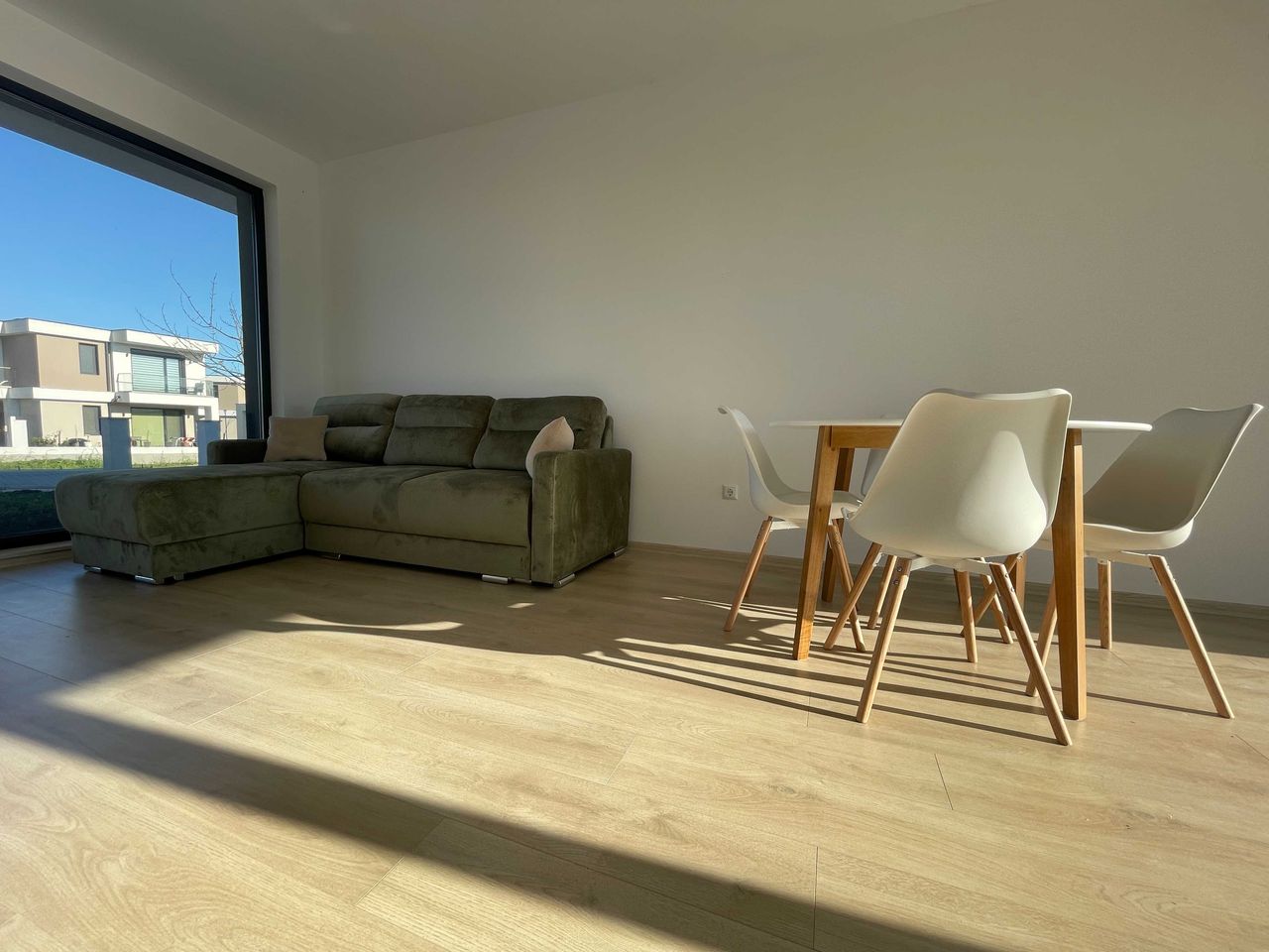 Дава се под наем Къща в Бургас, Сарафово - 112 кв.м за 1200 € - Снимка #5