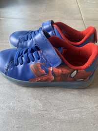 Adidasi spider man marimea 31 H&M