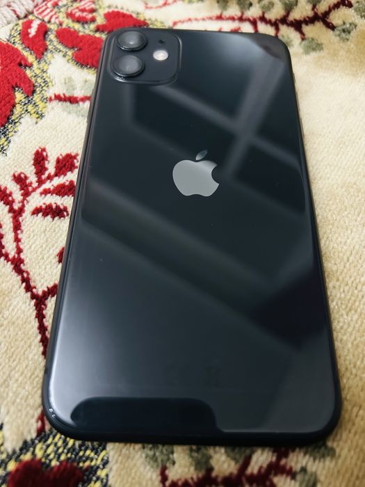 Продам Айфон 11 -64 гб