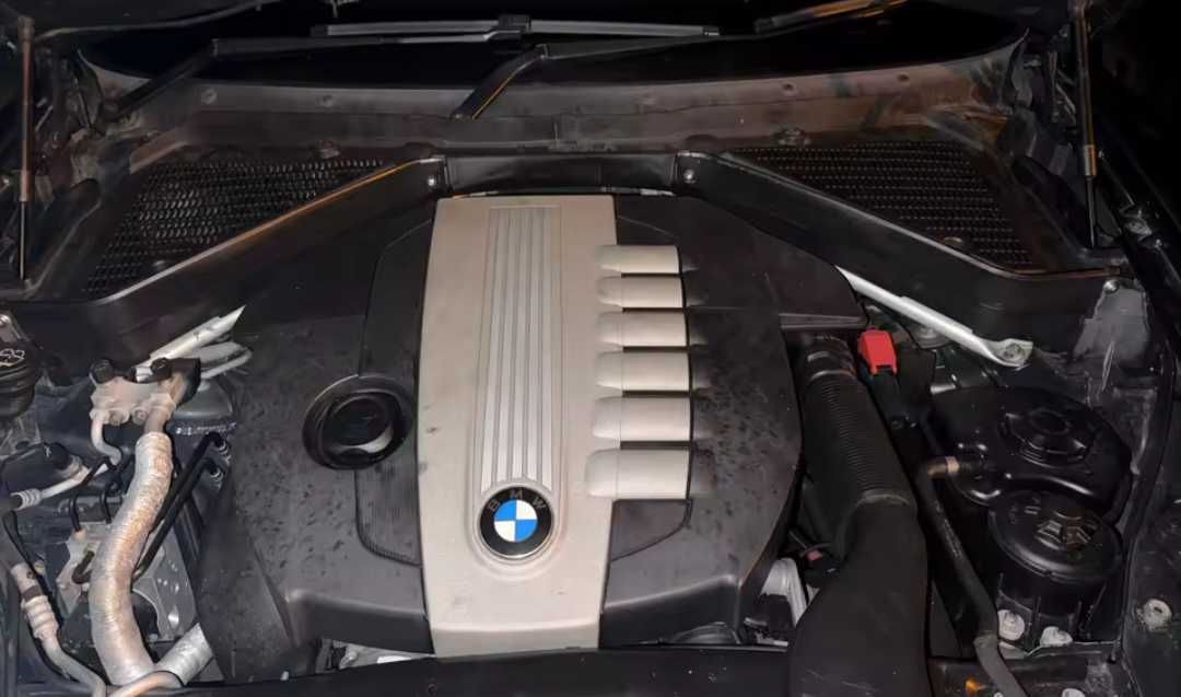 Кори над двигателя/Кора Панели БМВ Е70 Е71 BMW E70 X5 X6 под чистачки