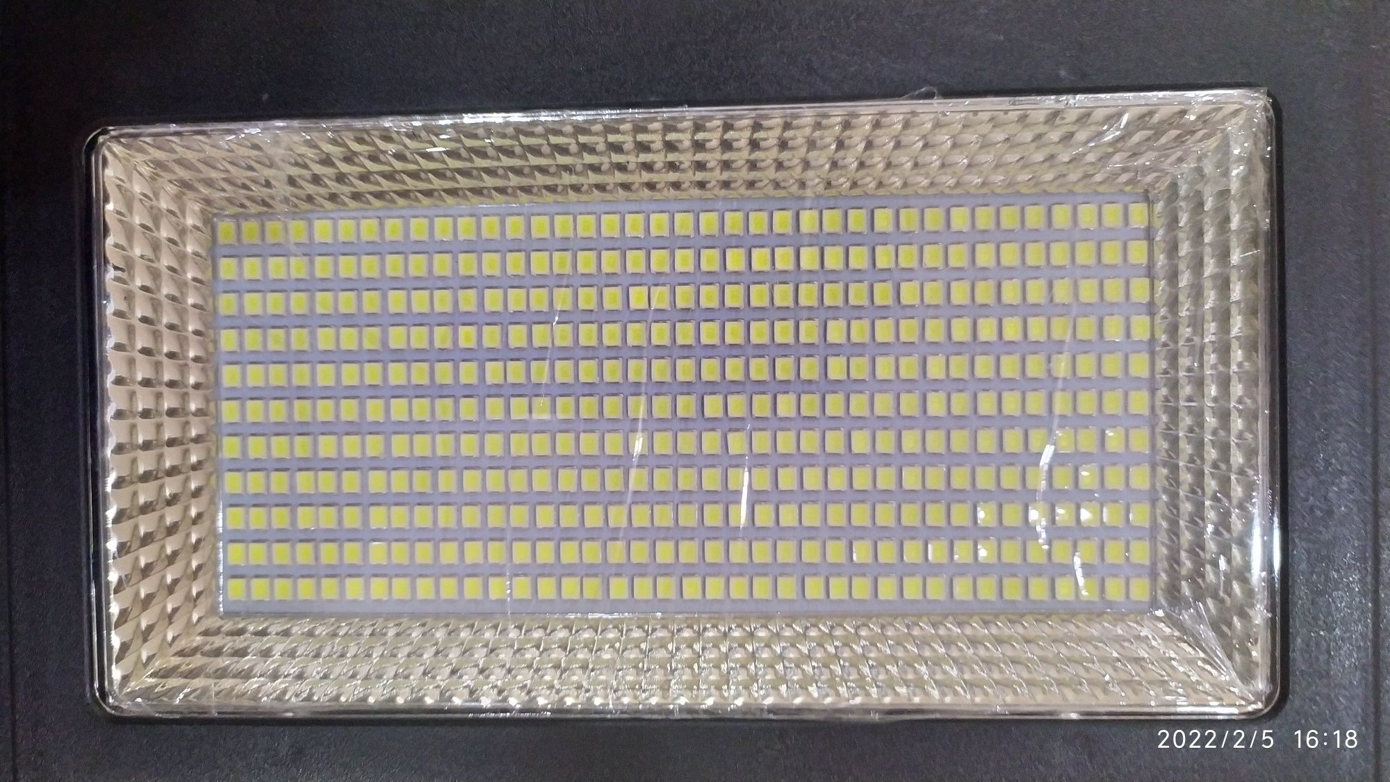 Уличное LED освящение на солнечных батареях 200W