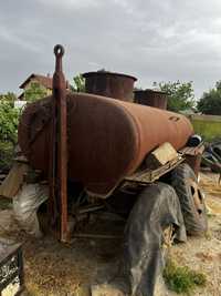 Cisterna folosita in agricultura