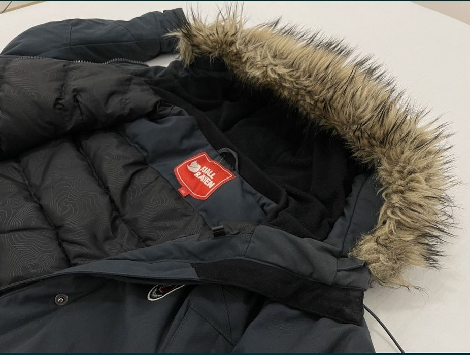 Geacă Fjallraven marimea M (real)