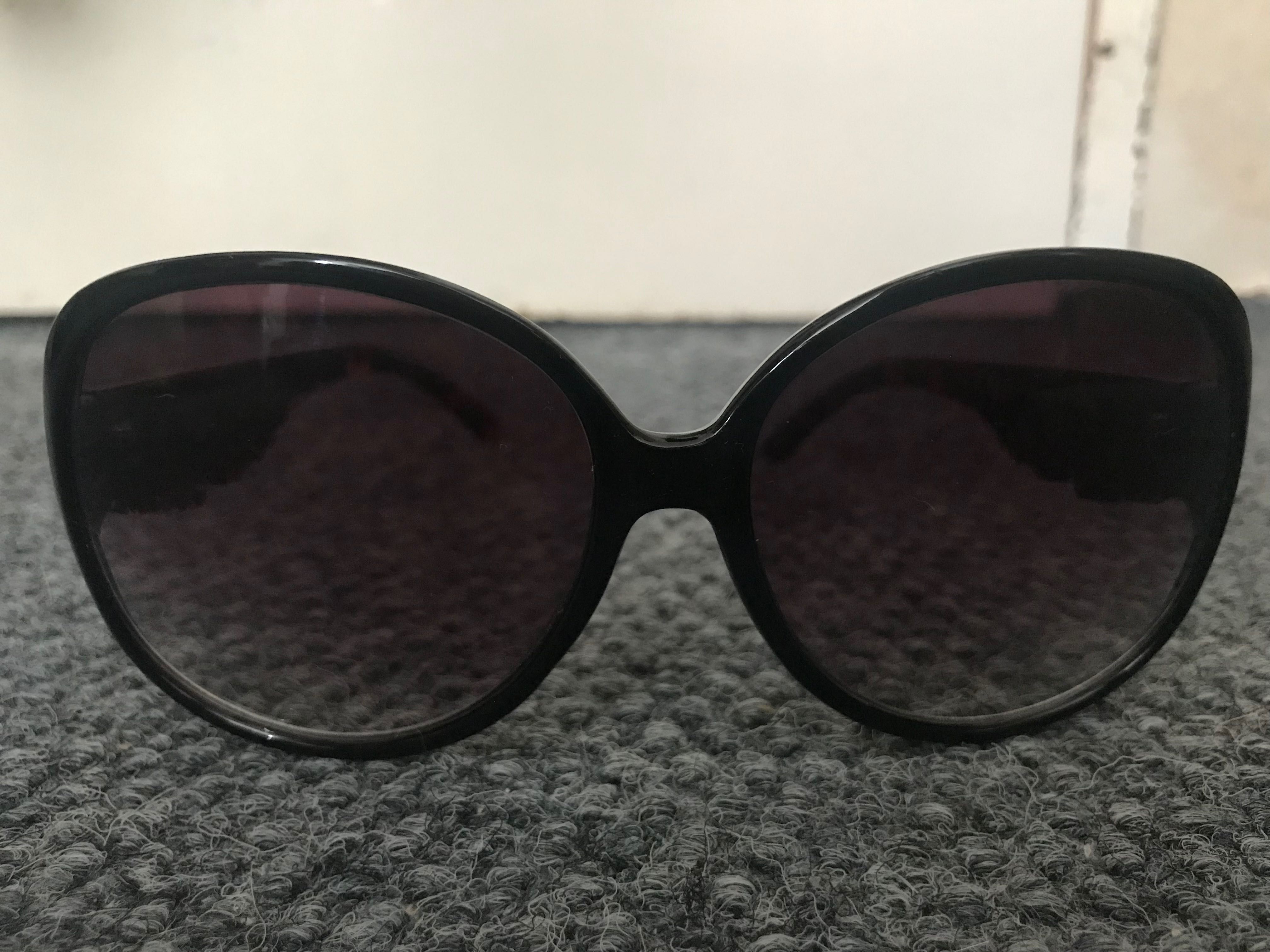 Слънчеви очила Max Mara, Avon