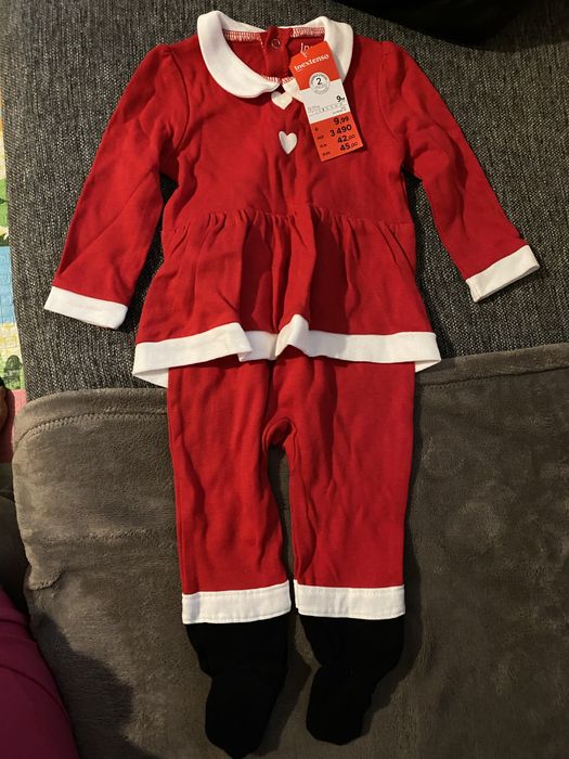 Costumas Craciun 9 luni, merge pana la 1 an.