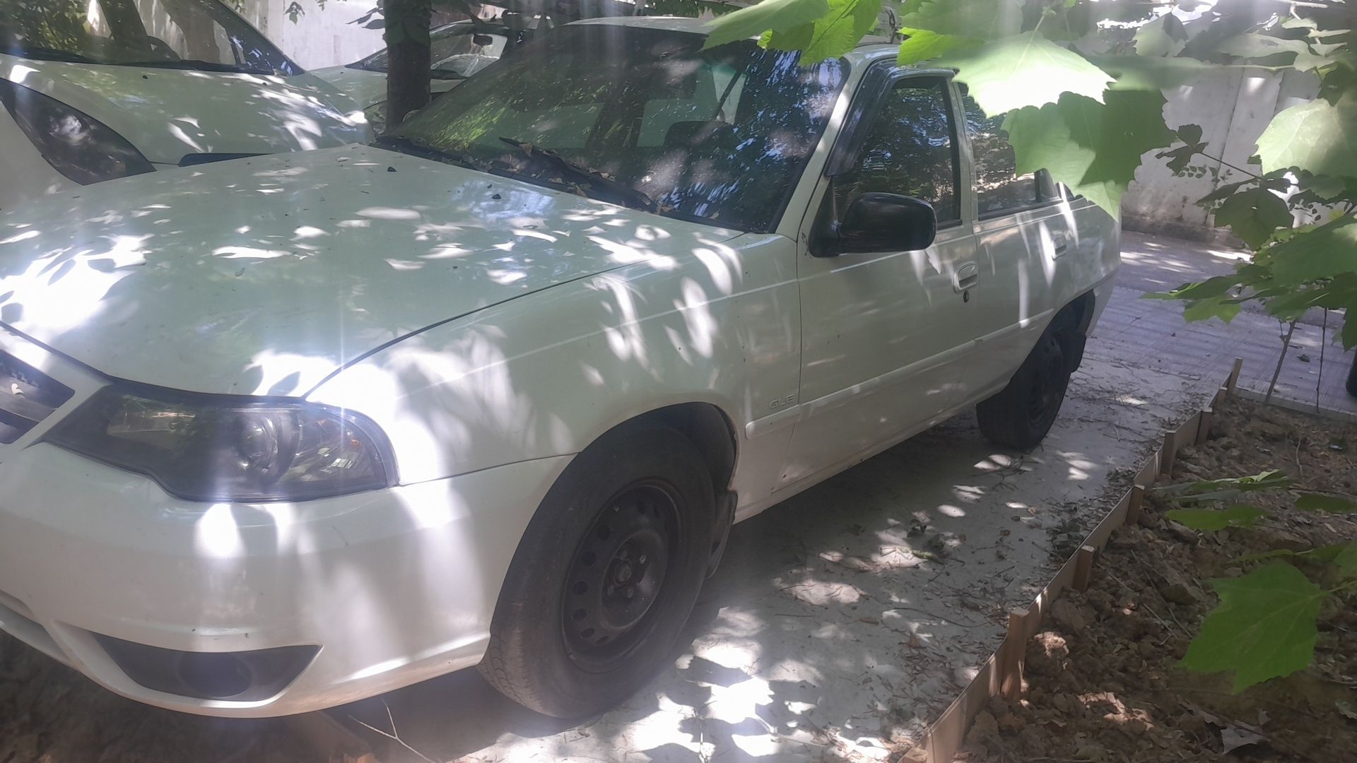 Автомобил нексия2