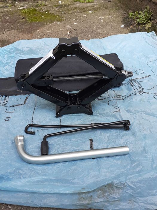 Cric,cheie roti VW Golf, Touran,SKODA Octavia, Rapid, AUDI A3, SEAT