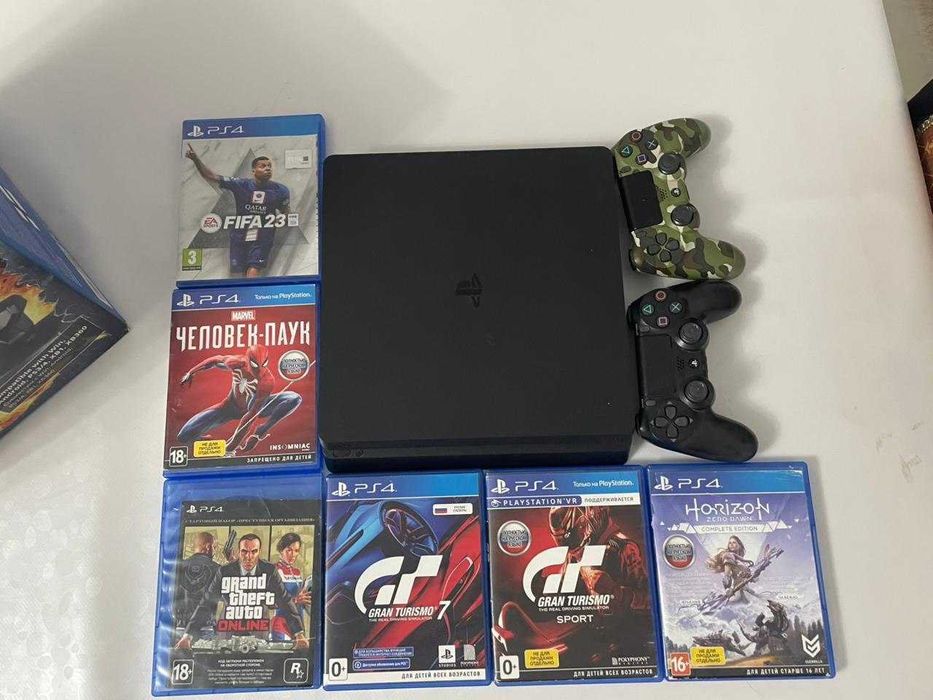 Продается ПС 4 с двумя джойстиками и игровой руль