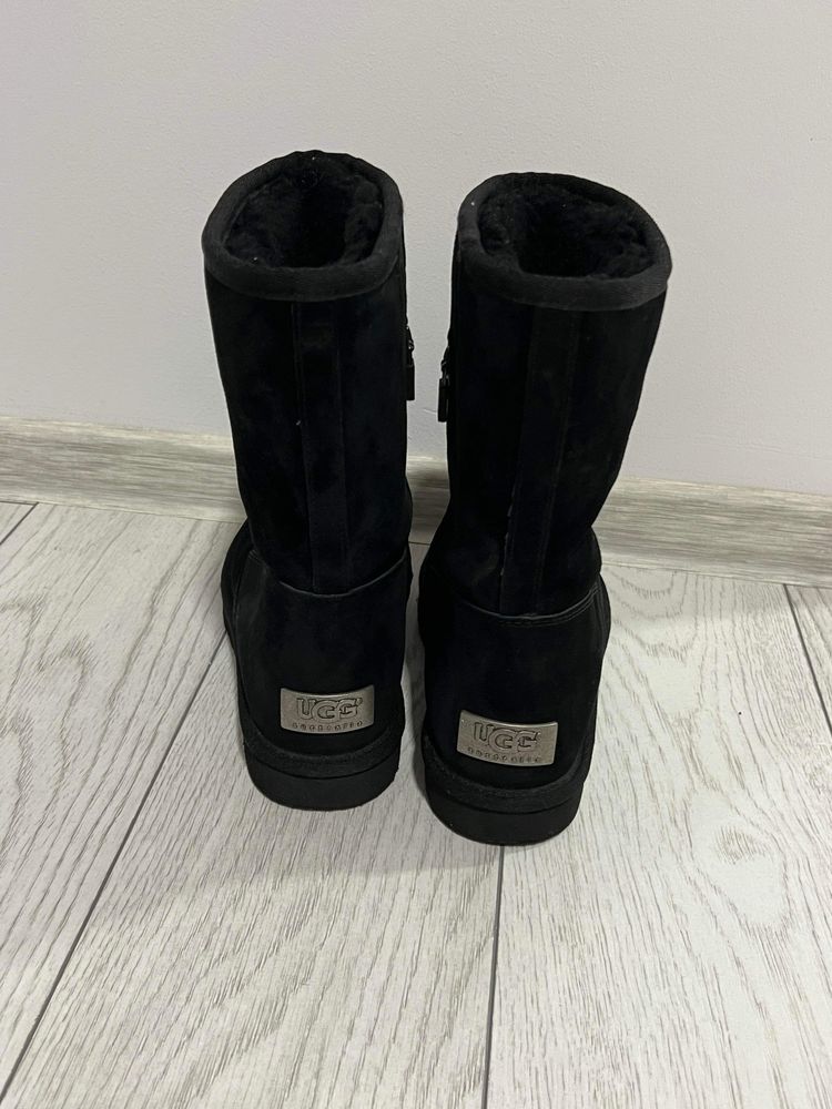 Cizme UGG 36 22 cm