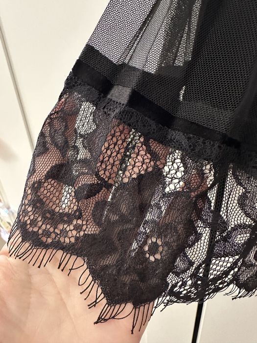 RESERVED официална пола в черен цвят- XS размер.