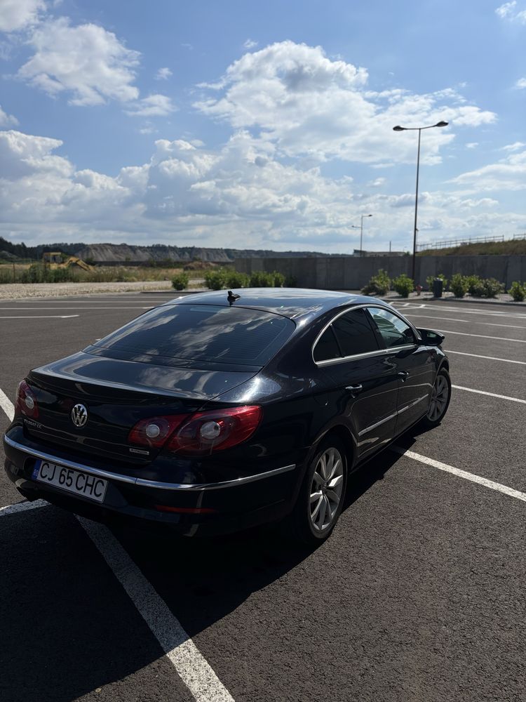 Volkswagen Passat CC 2.0 TDI 140 CP 2011