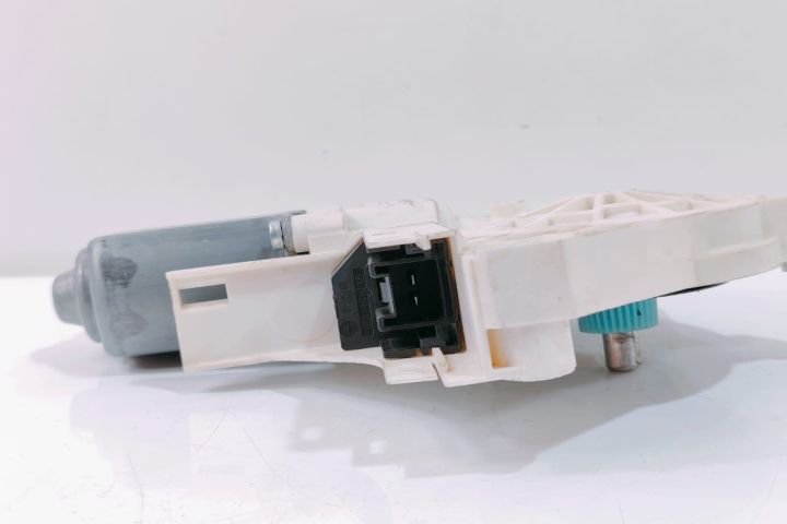 Motoras Macara  Stanga Spate  8K0959811A Audi A4 B8/8K