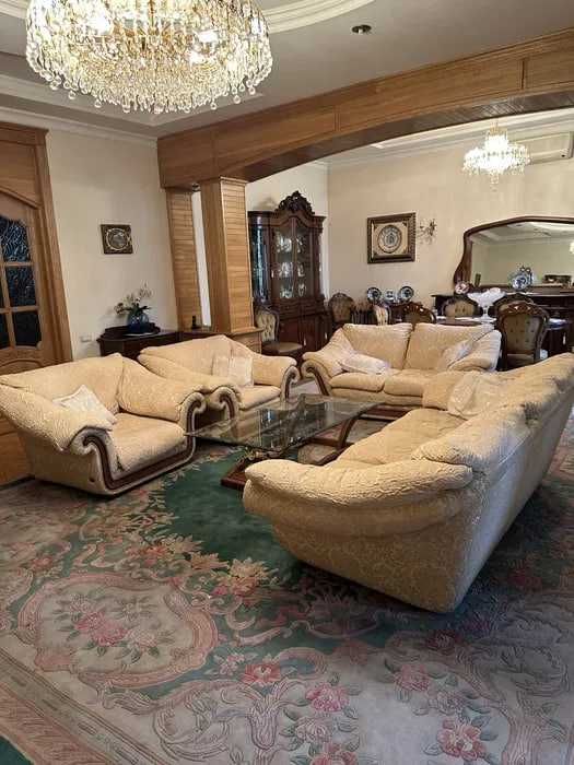 Новомосковская Продается дом Мирзо Улугбек Соток 13,6  Фасад 40м2