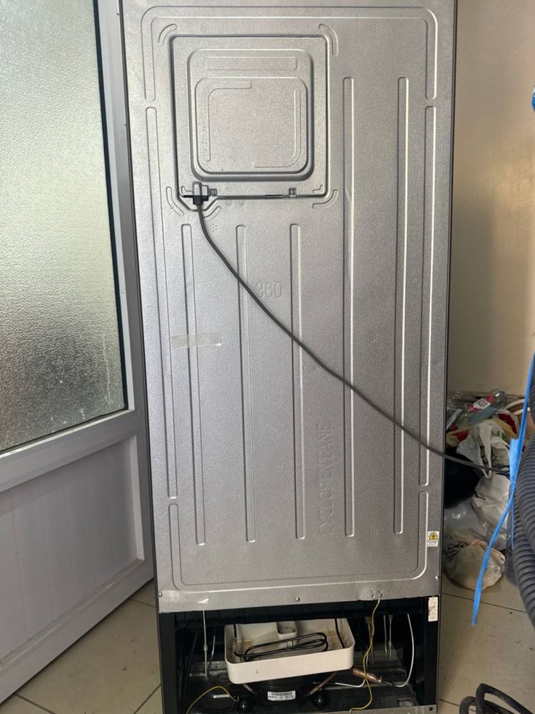 Продаётся холодильник Shivaki HD395
