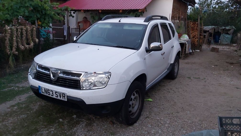 Dezmembrez Dacia duster 1,6 2x4 2013 5 trepte alb