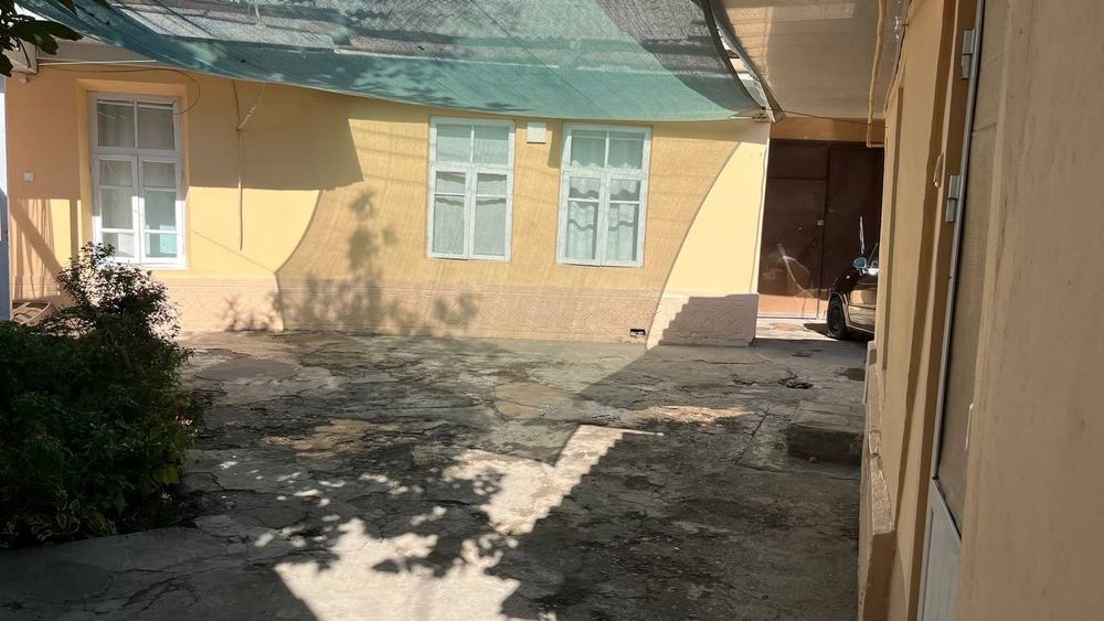 Olmazor tumanida xovli sotiladi