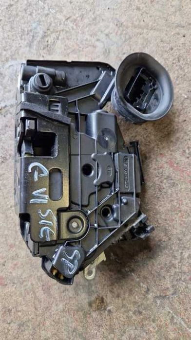Broasca usa stanga. spate VW Golf 6 cod 5K4 839 015 H