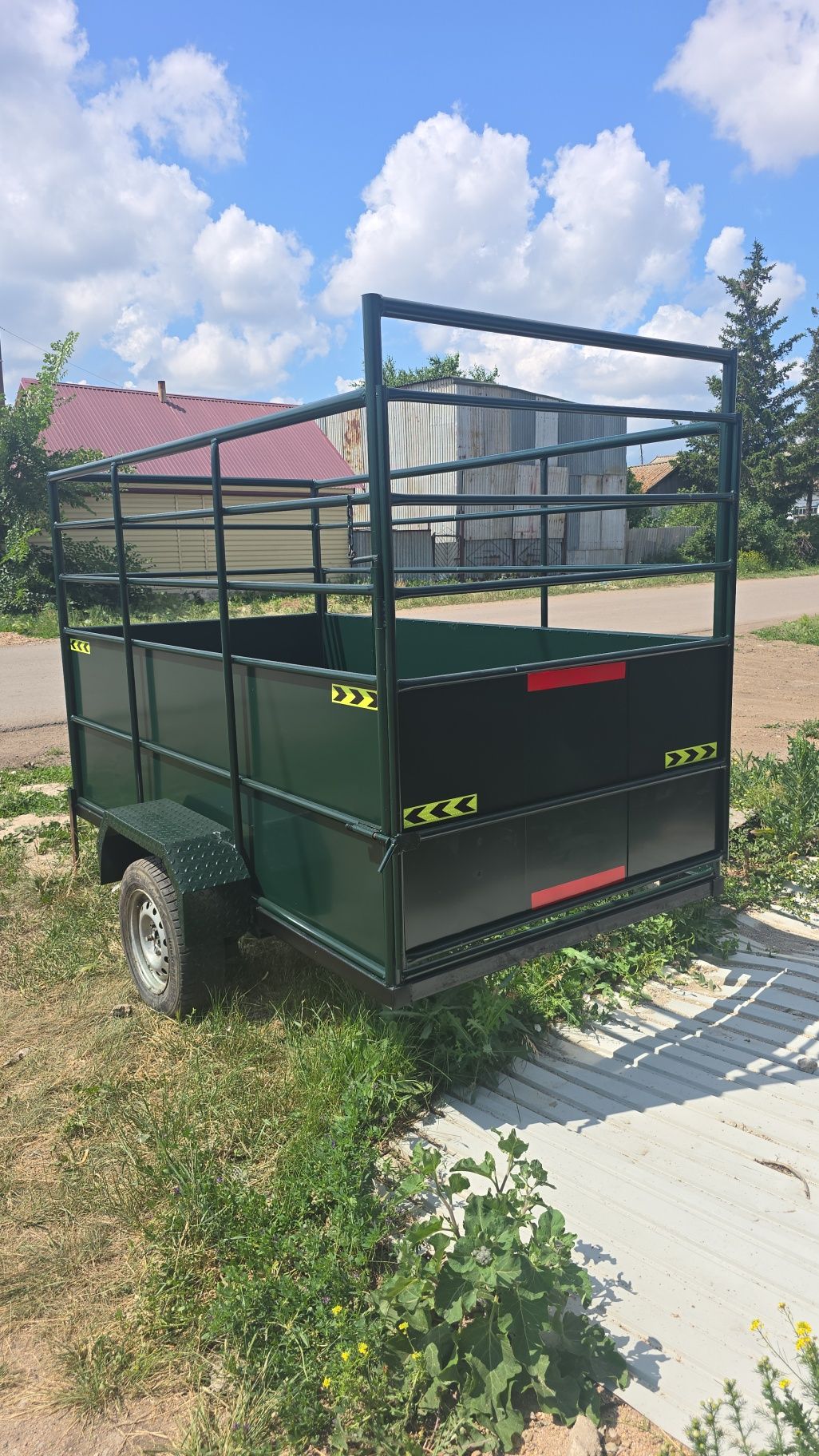 Продам прицеп коневозка