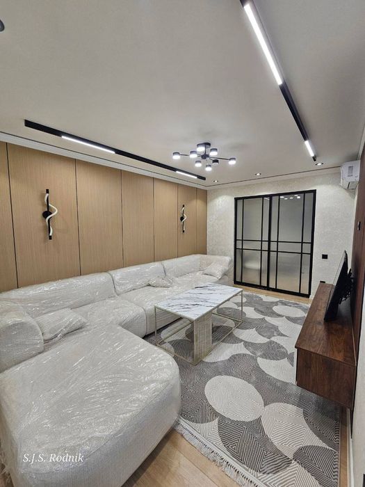 Продается 2/3/5 55м2, ор-р: м. БИЙ