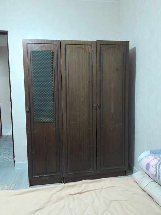 Продам шкаф в спальню или прихожую