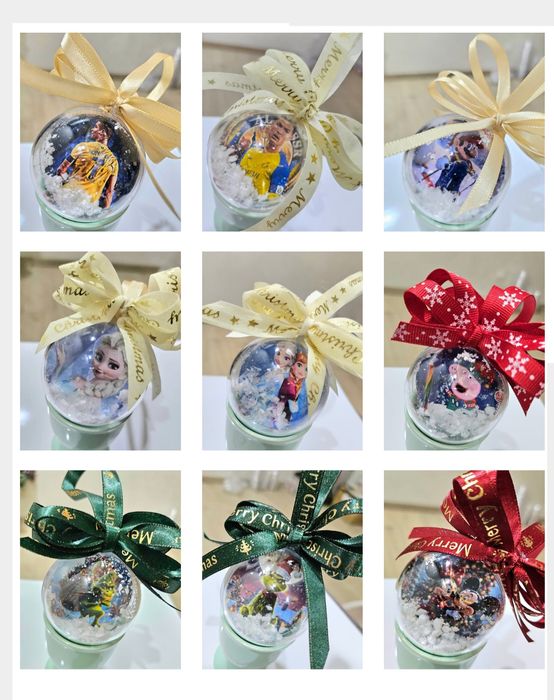 Коледни топки и чаши