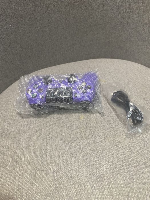 !!!НОВ!!! Контролер за ps4 цвят лилав, идва с зарядно.