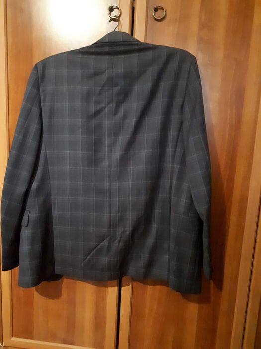 Vand costume barbatesti marimea 50