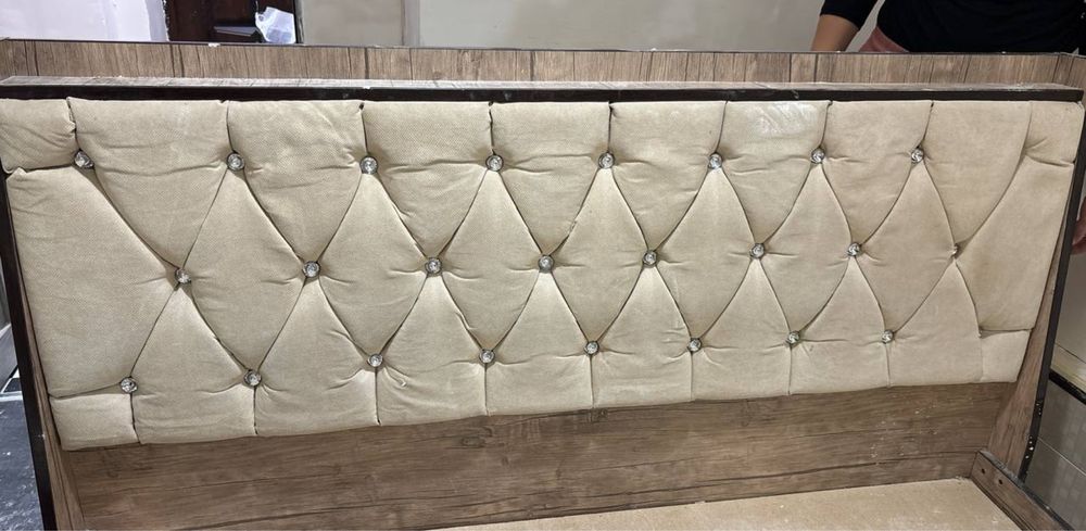 продается кровать полторушка