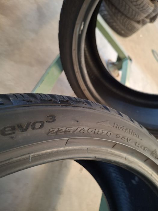 2 Anvelope de iarnă  225 40 r20 Hankook