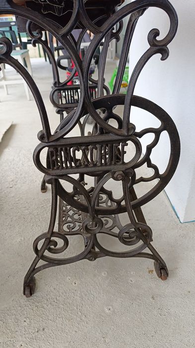 Mașina de cusut Rincschieff nemteasca