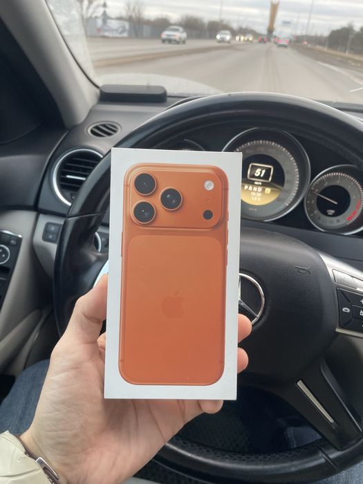 Продам Айфон 17 про