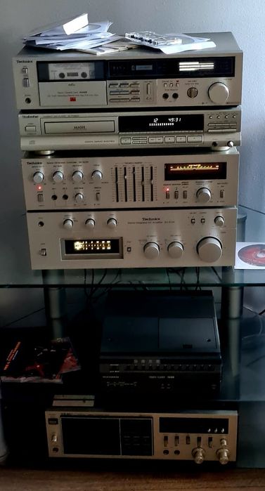 Va propun spre vânzare o superbă linie Technics Rară...