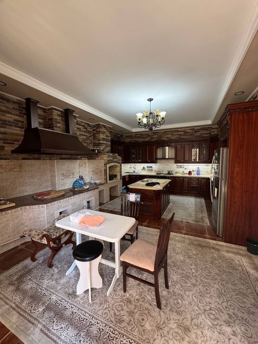 Продается дом 11 комнат, ор-р: ул. Саламатина кафе Сим Сим, 1000 м2