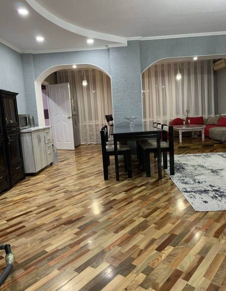 Kvartira продается 3/3/5 на Садык Азимова