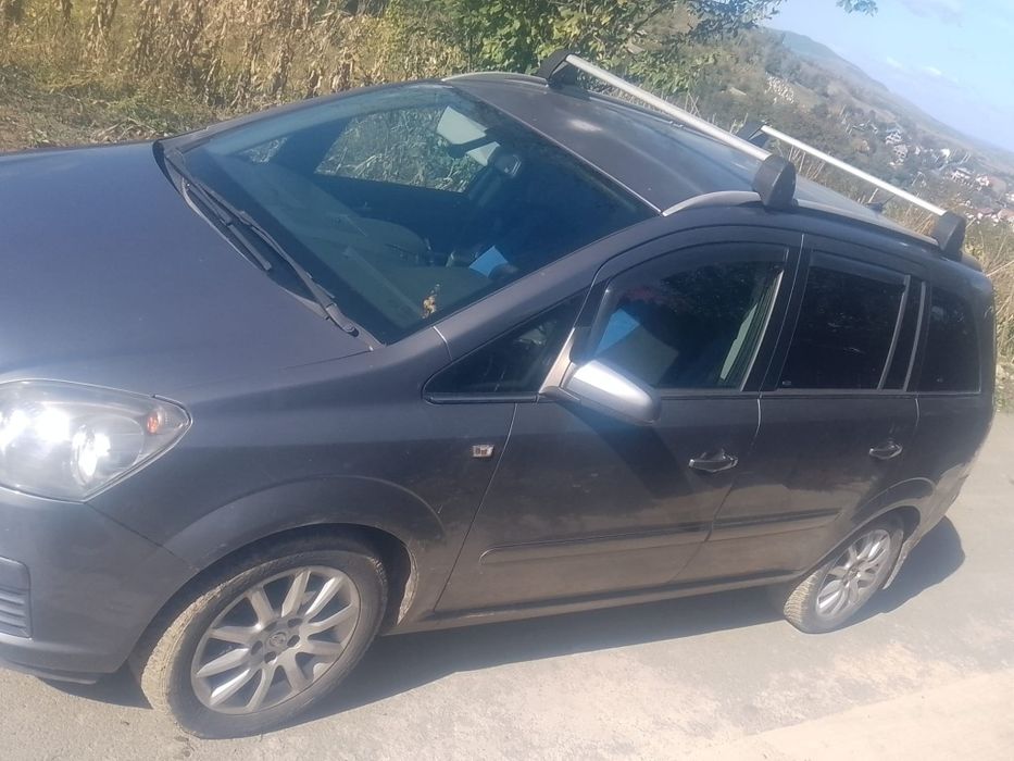 Vând Opel Zafira B