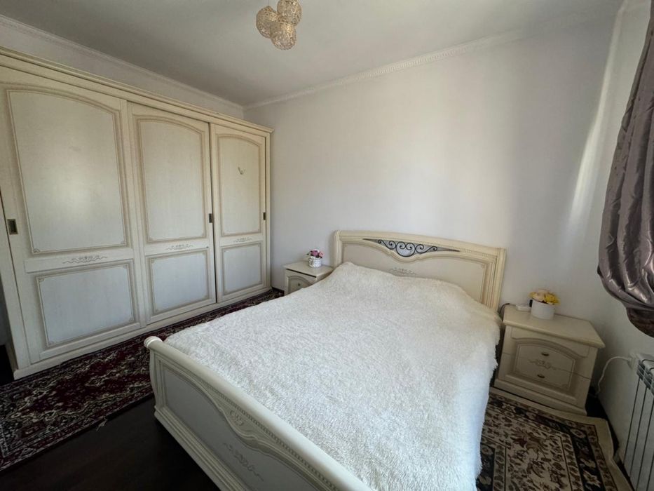 Продам спальный гарнитур