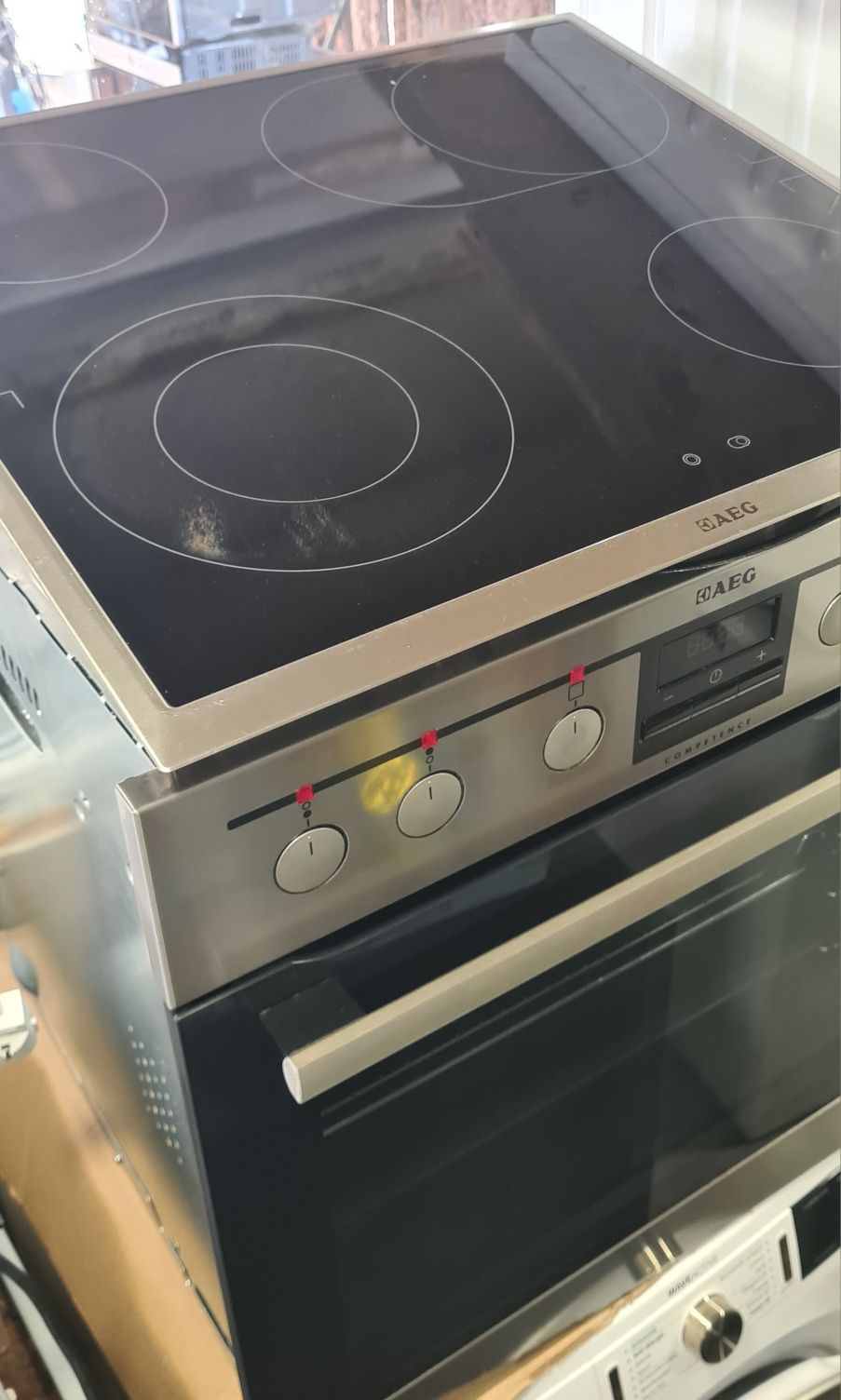 Мултифункционална фурна за вграждане 74л - AEG EE3003021M