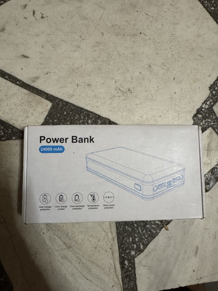 Външна батерия с бързо зареждане 24000mAh