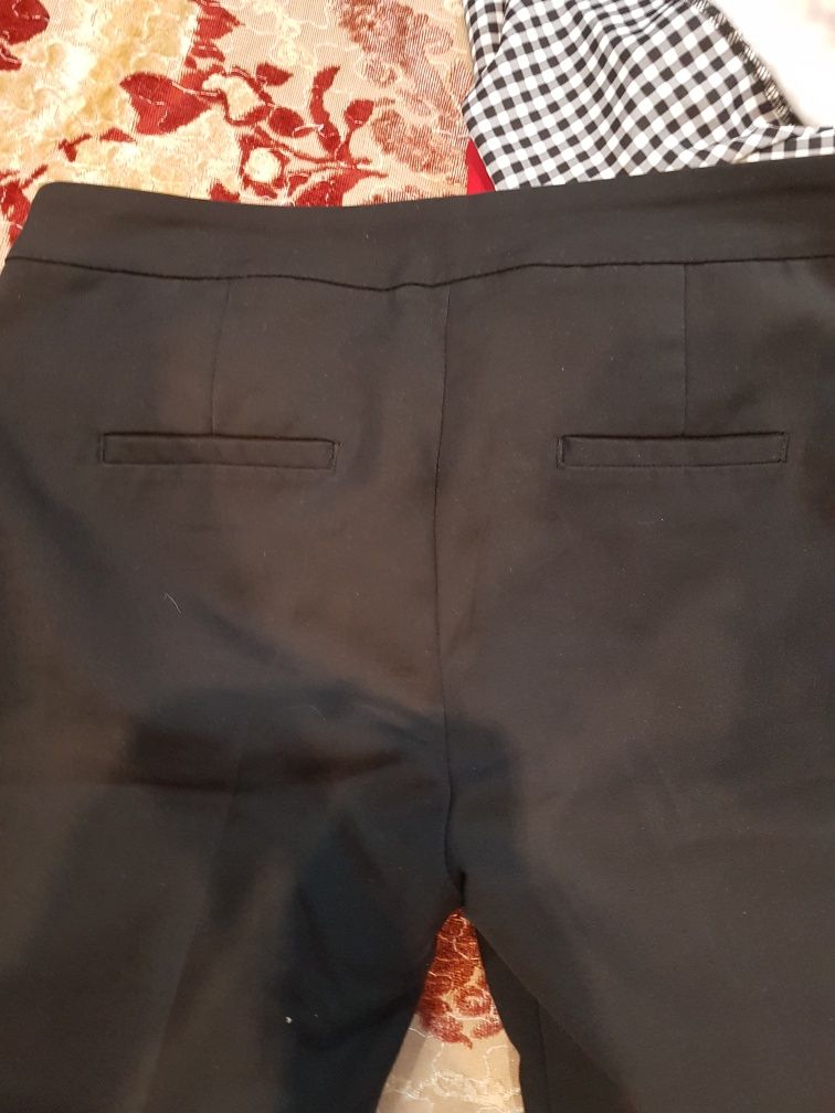 Sacou H&M si pantaloni, ambele la doar 45 lei