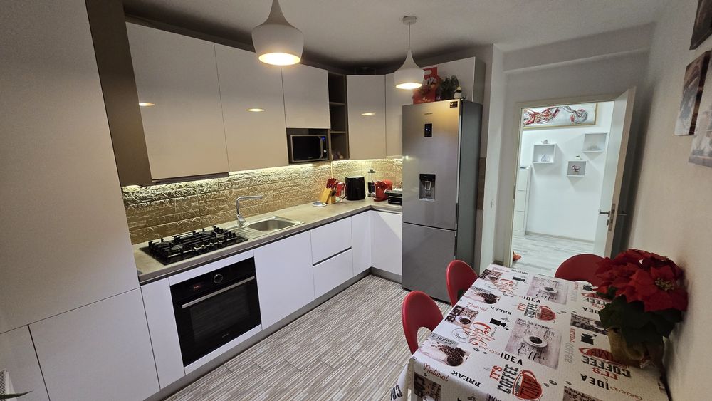 Apartament modern, 2 camere + loc de parcare privat, Sânpetru