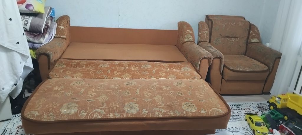 Продаётся диван с креслами