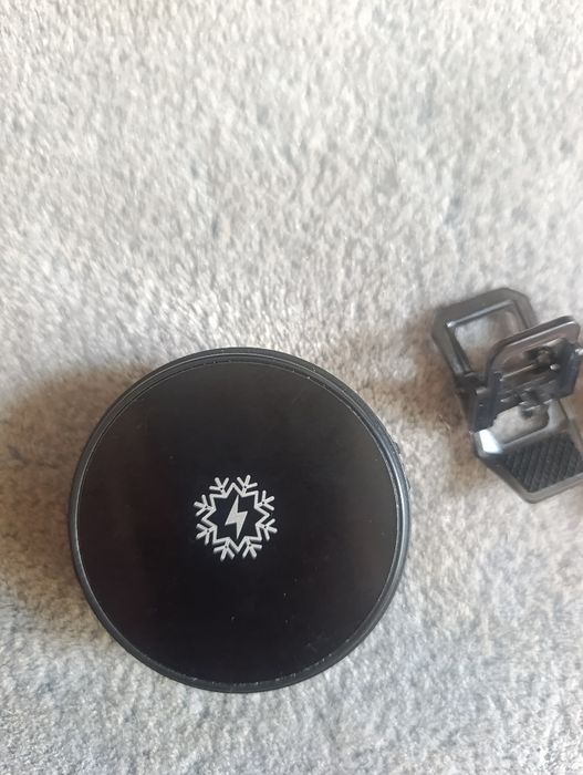 Работи перфектно. Става за секи телефон