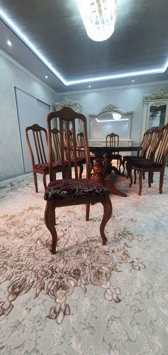 Стол 12 кишилик 2.45Х1.20 ва стуллар 10 дона