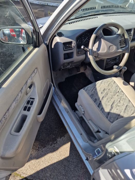 Mazda Demio 2000