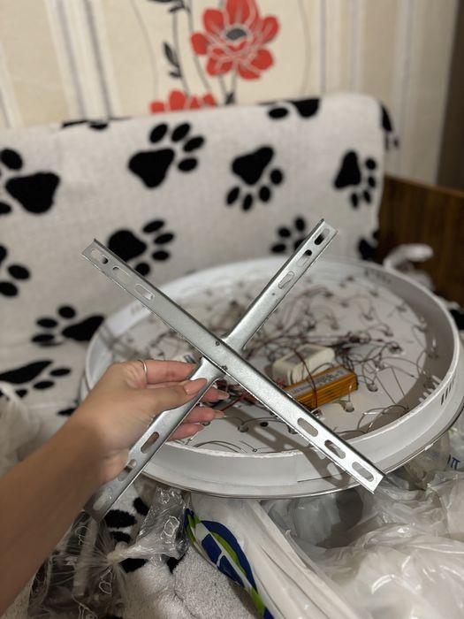 Продам красивую люстру