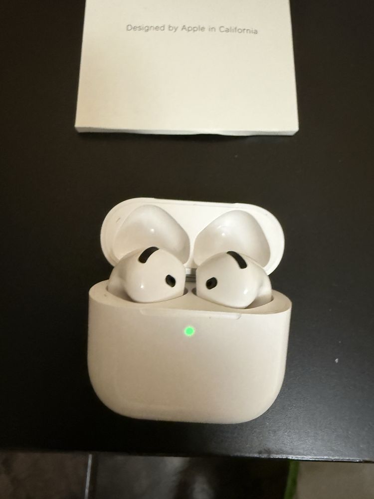 Airpods 4 слушалки