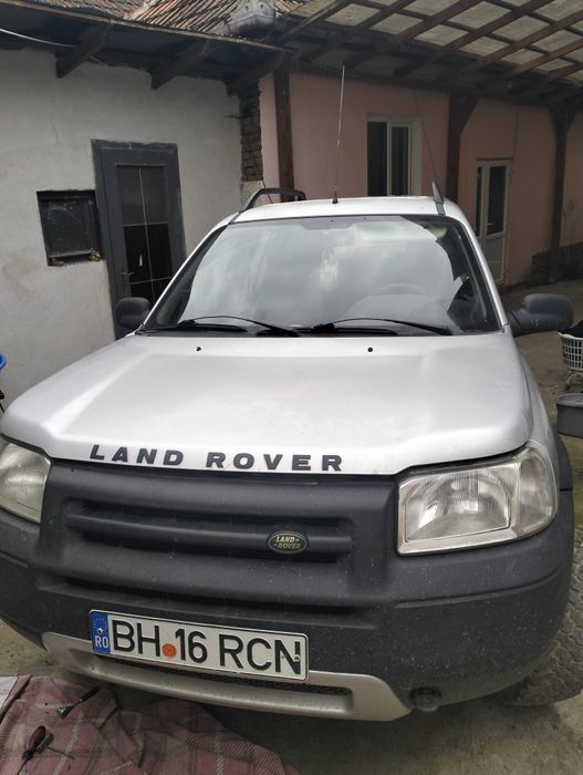 Vând land rover.