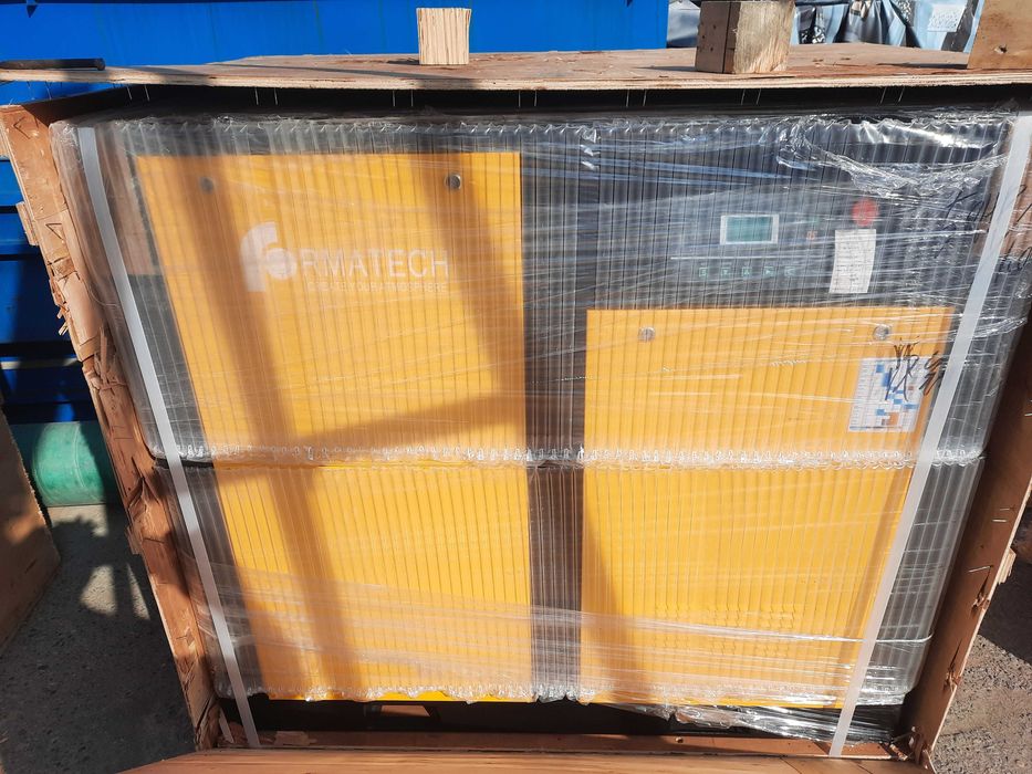 Винтовой компрессор с гарантией более одного года. (в наличии) 7.5 кВт