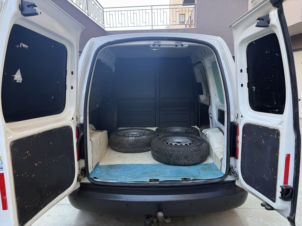 ФолксвГен Кади VW CADDY 2015 109k.c. 2.0